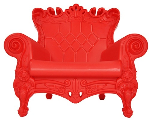 Noleggio Poltrona Queen of love rossa a Milano